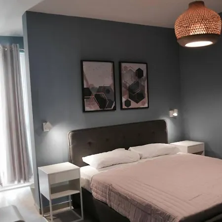 Sliema, Stylish 2 Bedroom With Parking Appartement